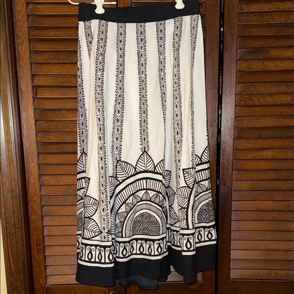 Studio West Skirt - Picture 1 of 6